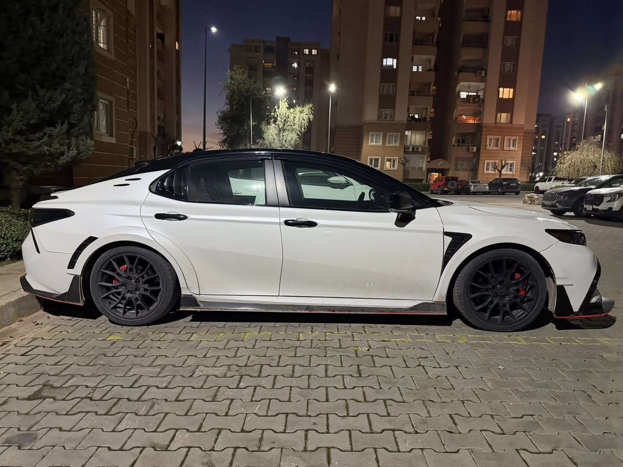 السلام عليكم اخوتي كامري TRD 2021 للبيع السياره ماشي 33 الف فقط حادثها من امريكا فقط دعاميه اماميه وبراكيت راديتر اصلي وبدون ايرباگ بچمها مثل ما موضح كاربون فايبر ف بالعراق مامسموح بدلته نفس اللون البنيد صبغ چاملغات اصليه بس مال سايق بي كلير والثاني بي pdr بسيط بدون حادث بشرط السياره عليها وايد بدي يوفر اصلي وعليها زعانف امامي خلفي يوفر وعليها بگ لايت لگزز من امريكا ودواخل كاربون فايبر ودرگه كاربون وعليها شوته رياضيه بدون برمجة كله على وضع الشركه والكشنات عليهن غلاف احمر واسود حفاظاً على الأصليات وسقف السياره والتكم مسويهن كنتاره اسود وعليها سستم اناره محيطيه تحكم بالموبايل كل الألوان ودوسات وسيارة ماخليت شي ماصرفته عليها بالعافيه ع الياخذها تخم تاير تويو ياباني اصلي عليها جديد ماصار شهر من بدلته ودهن الگير ايضاً جديد بالجهاز مبدل اكسادو ارقى شي ومن دخلت للعراق ماخليلها بس بانزين محسن وسياره حتى ع الشمس ماوگفها مختصر مفيد مال جناي وشخص هاوي للسياره وسعرها 245 ومجال حگ الجيه مكاني موصل او دهوك


**إذا كنت صاحب هذا الإعلان وتريد حذفه لأي سبب، رجاءا أرسل رسالة إلى الدعم الفني**