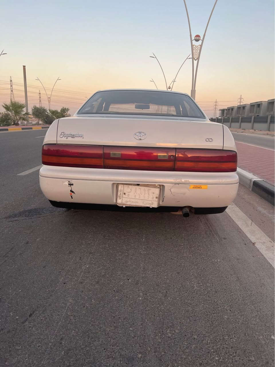 السلام وعليكم 
كراون بطه للبيع موديل 1993 سياره نضيفه لاكص لانقل جثه لاضربه فقط مصبوغه جماليه تخم تاير جواها شاشه جبيره مري طبك وجاهزه من كلشي ادامه كامله نوزلات مسطره جديده بلكات جعمقه حداديه مكينه 2.5 ديلكو السياره فقط كيرها بي تأخيره ومامأثره عليها بل مشي سياره وين ماتريد شغل وطلع رقم بصره سنويه لل27 تحويل ثاني يوم عنواني البصره ابي الخصيب للاستفسار (( .***********.)) ابو الخصيب, البصرة
