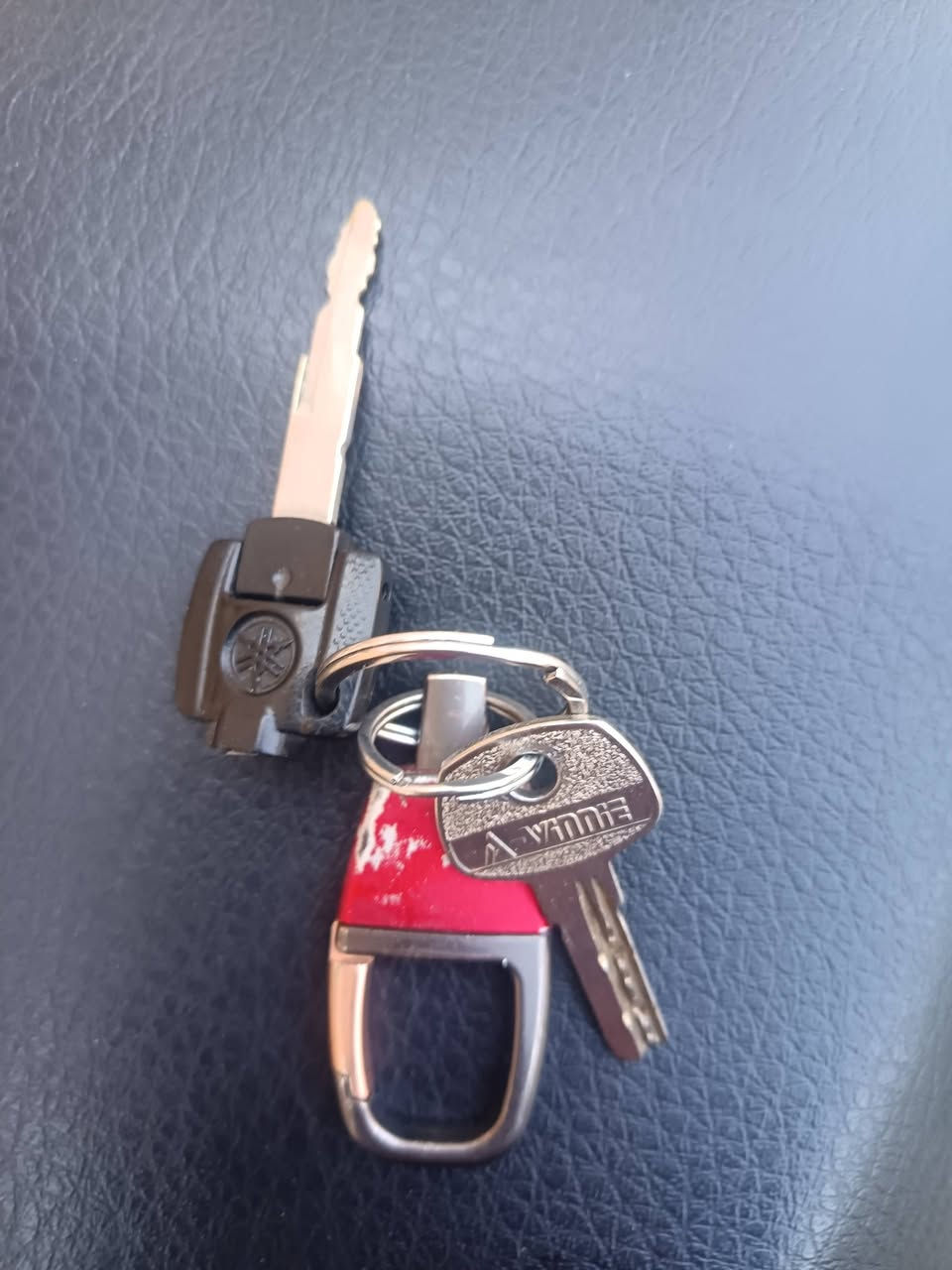 السلام عليكم دراجه اكزز Zحديث
دراجه مكفولة كفاله عامه دراجه بالكارتون جديده لون ماروني   اي نقص مابيه كلها شغال أوراقه كامله رمبه دراجه شراي يتصل عنوان بغداد مدينة الصدر رقم *********** 

كوري
