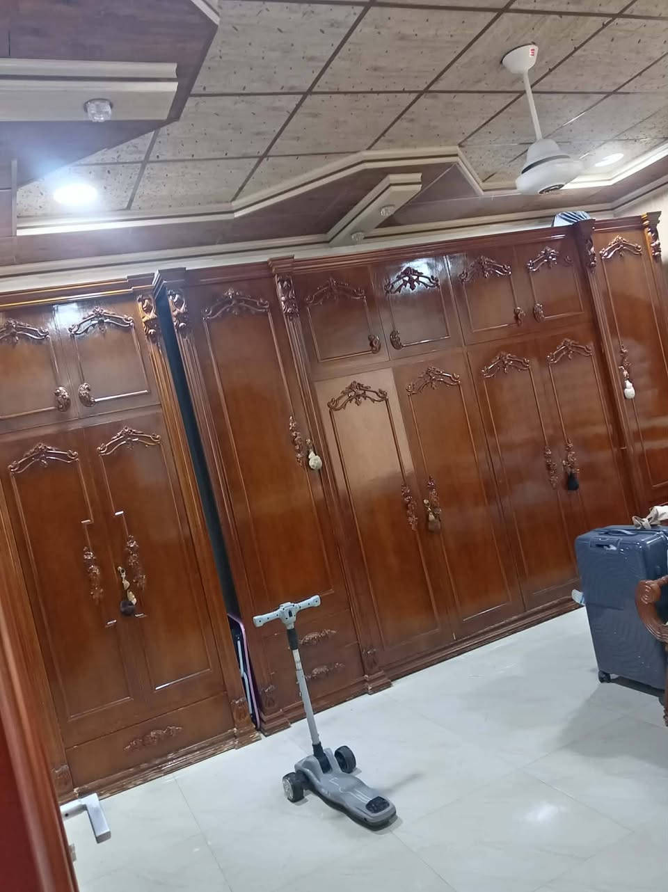 غرفة نوم مستخدمه. استخدام ٣ سنوات. سعر عملها 4 مليون. خشب زان مصري. يدات خشب حفر. غرفه شي مرتب... السعر المطلوب ....
مليون وربع... للتواصل.***********. العنوان موصل حي السماح قرب جامع الحمد.
