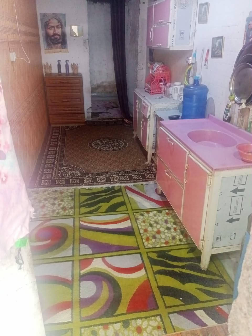 السلام وعليكم بيت تجاوز للبيع بلزعفرانيه قريب ع جامع الصدرين السعر ع خاص الي يريده يخابر ع هاذ الرقم ***********
