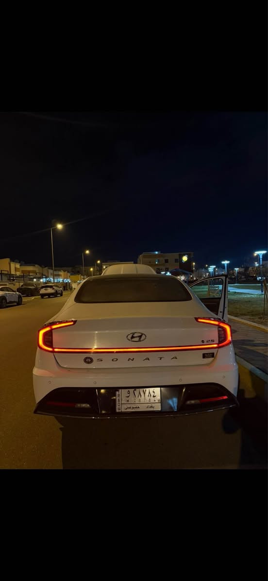 السياره خليجيجه موصفات عاديه بيها ويل كب حديث رادار مكينه 2500 
ضربتها طخه بلجاملغ والباب رجعتها ؏ البارد وبيها ملاحظات رصعات 
مكينه مفتوحة بس كلش حلوه ترايك لاربيل كير كفاله 
مال طالب ماتشتغل ابد
مراوس فقط 
كشنات برتقالي 
شاشه 
البانوراما انـةَ مسويها
للاستفسار *********** Singapore
