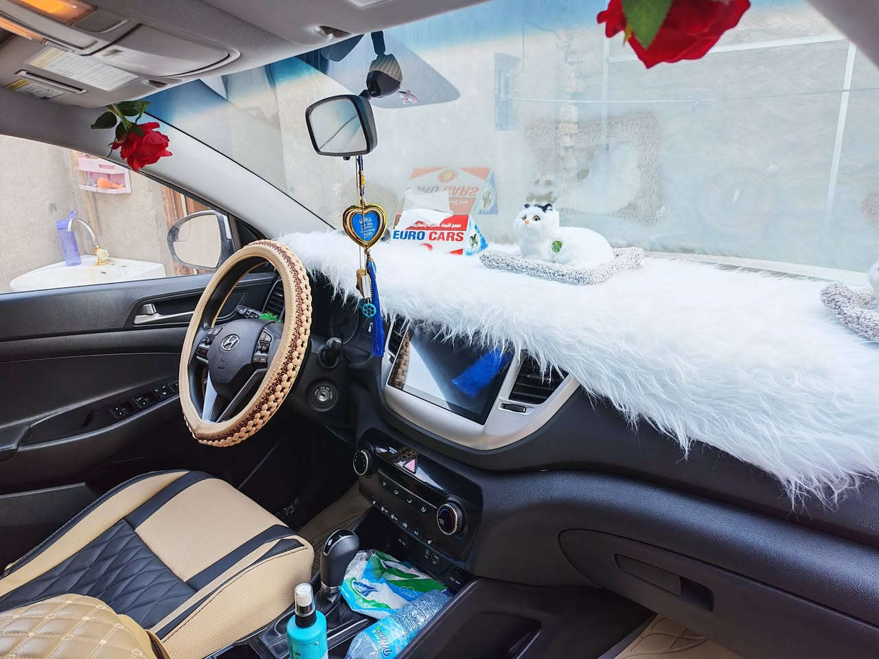 توكسان موديل 2018 أمريكي بدون حادث رصعات بالبنيد محرك 2400 فور ويل سياره كفاله من كل شي جديده حيل بمعنى الكلمه حته درنفيس ما ماشي عليها على وضع الشركة ماشيه 74000 كيلو متر مو ميل السعر, ١٧٥  وتدلل ***********
