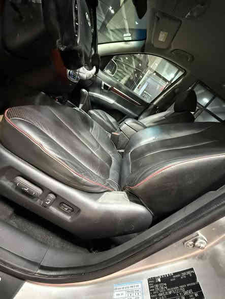 سانتا في ٢٠٠٨فول مواسه فات ته نها سلايت نيه كوشن جلد و هيته ره سوكان فوليومه ته حديل سورحه يه  سي گيره سي ريز كوشنه ته بريت  مه ركه زيه هه ر سيك كوشنه كه ي ته بريده جوار تايه ي لوكي له سه ره  شوين برا وه كاني زور جوان جاك كراوه ته وه سه ياره كه دينا ريكي مه سره ف تيدا نيه مالي دوسته لوك لوكه  
ره قه م ***********
*********** طوز, صلاح الدين
