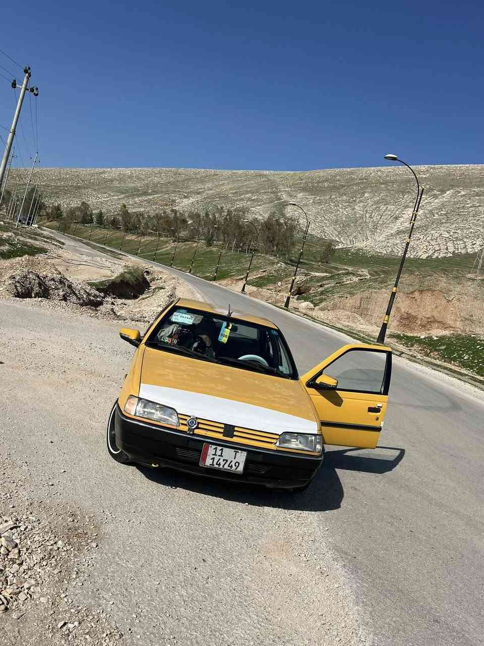 سلام عليكم بيجو موديل 9 كفالة عامة اب اسمي تحويل ثاني يوم ترايك للبصرة كير ومكينة كفالة لا تبخير ولا تنقيص تبريد وية لسويج مكاني سيدية حي لعلام مصفرة هيئة وغرامات *********** داخل وجنطة كلة جلد وبيها هواي شغلات بعد خابر ودلل
