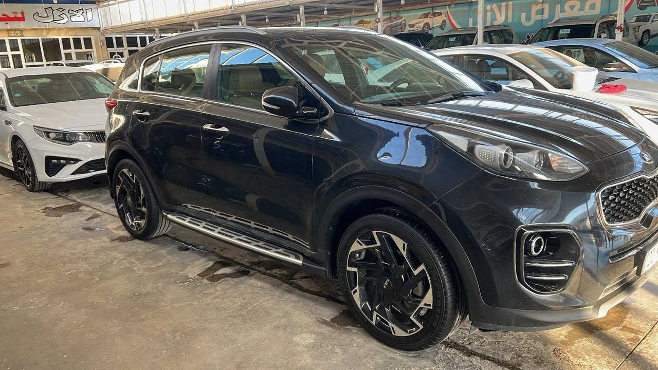 السلام عليكم سبورتج ٢٠١٨ خليجي فول مواصفات بنوراما بصمه بك لايت لد رادار امامي مكفوله صبغ وتبديل وبارد سياره جديده ماشيه ٩٠ الف محرك ١٦٠٠ رقم اربيل مكان السياره واسط الكوت بيع فقط *********** السعر ١٧٥ ورقه
