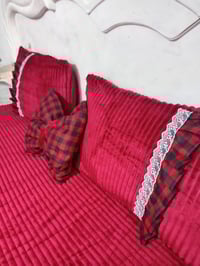 فرشه نفرين ب٢٠ الف يتوفر توصيل الحجز واتساب 07879542993