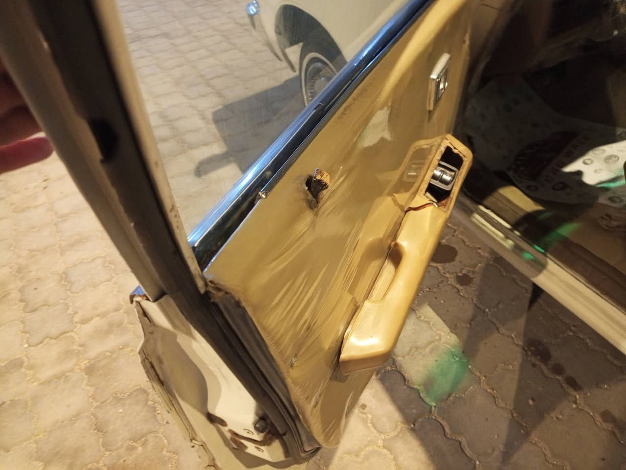 سلام عليكم كراون 81 لبيع كير ومكينه فيفيتي بطه جدد مكينه لا دخنه ولا تبخير ولا تنقيص كير جديد حداديه 100/100 ستوه نافضها تايرات جدد تبريد ثلج منضومه جديده دواخلها جدد مدوشمه ستوه كله نايلون ستيرن ماي مرشوشه لجماليه بدون ضربه ارقام نكليزي سنويه جديده عندي وكاله عامه شوكت ماتريد احولك سياره جديده وين ماتريد تطلع بيها كهربائيات كلها شغاله شاشه مسجل سياره تخبل   لبيع او لمراوس مكاني بصره شط لعرب رقم لهاتف ***********
