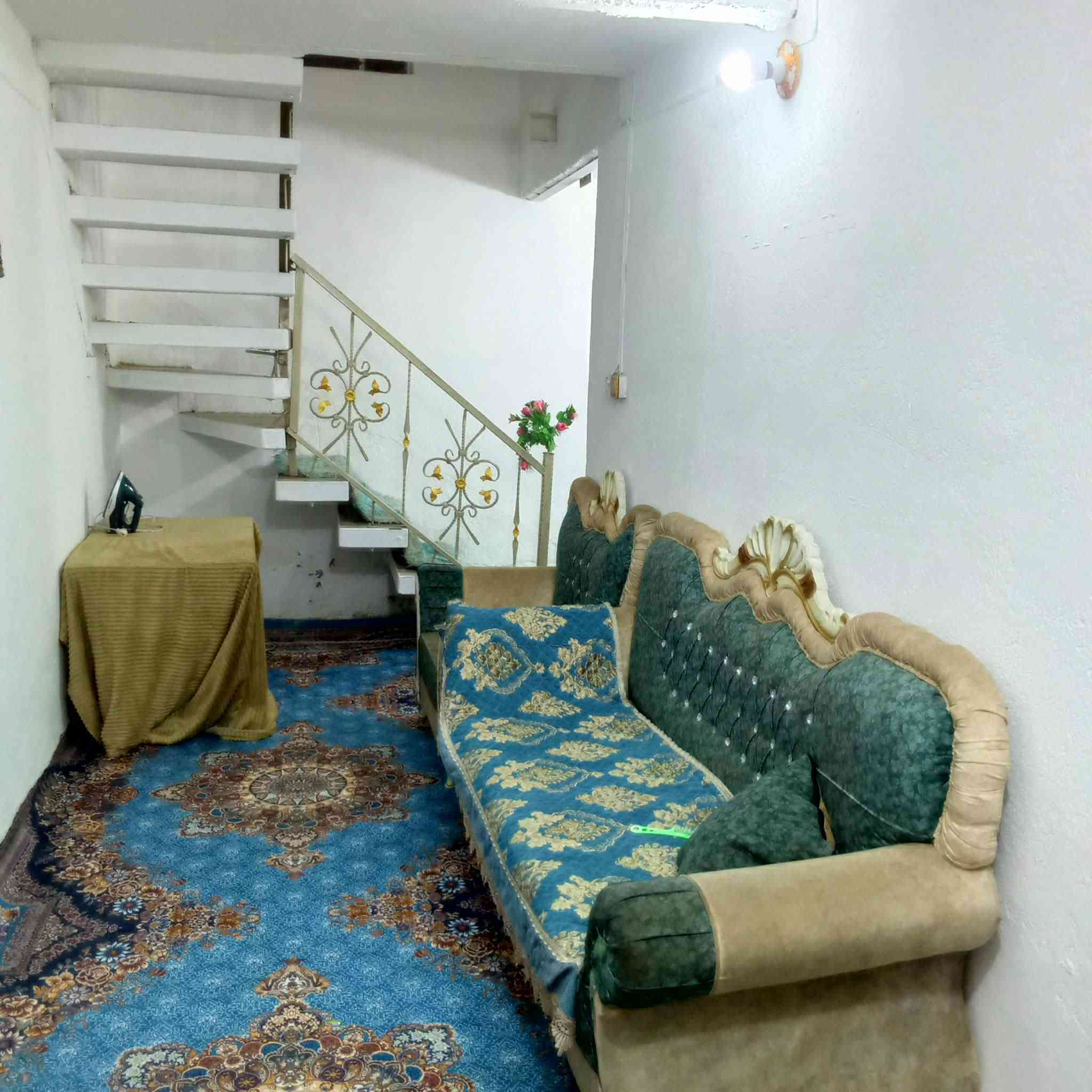 بيت للبيع طابو صرف ركن طابقين
الطابق الاول غرفتين وصاله واستقبال ومطبخ وصحيات داخلية وخارجية وممر وحديقة 

الطابق الثاني يحتوي على 3 غرف 

المساحة 260 م 

واجهة 20 م 

عرض الشارع 20 م 

عالي عن الشارع 

البيت عكادة 

البيت مرمم جديد 

السعر 98 

اتصال او واتساب 

***********

الموقع حي العسكري نهاية شارع الوسطاني مقابل عيادة حيدر عدنان ابو اية
