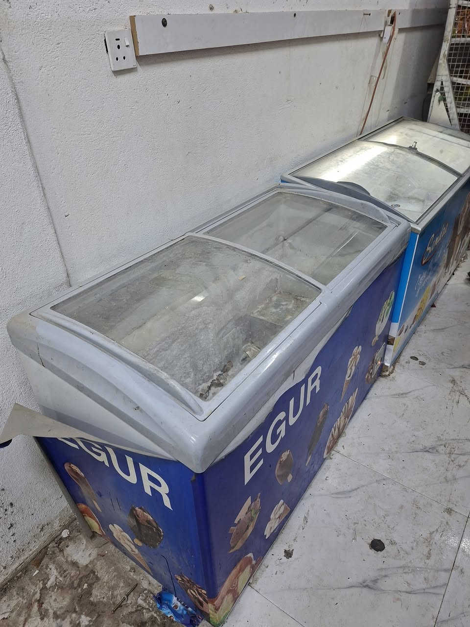 مجمدات للبيع ميسان حي الرساله شارع ابو السماعات 
السعر ٧٥٠ ثنينهن الرقم ***********
