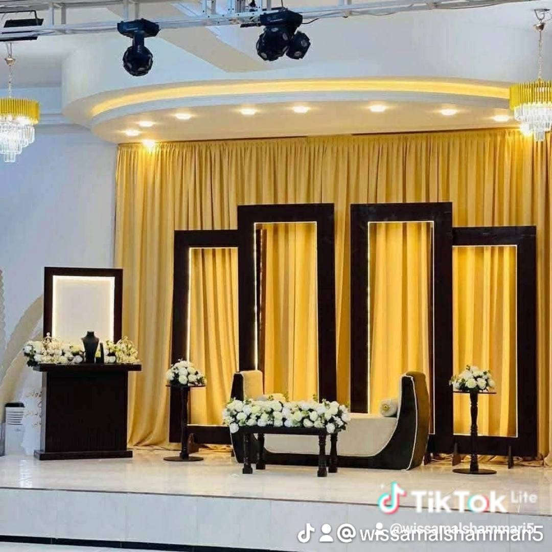 كوشات عراس ملكية الإيجار والحجز بسعار مناسبة السعر مع الشد ونقل بسعر 75 ألف داخل العزيزية العنوان شارع الخليج قرب البوابة الاتصال والاستفسار على الرقم ***********
