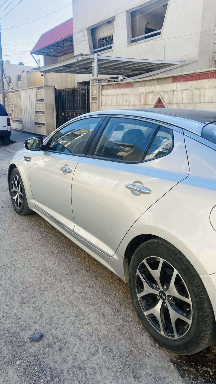 السلام عليكم للبيع كيا اوبتما 2012 خليجي السياره مكفوله من الصبغ فقط بارد بالجاملغ عكس السايق و كير محرك مكفول لا تنقيص و لا تبخير السياره فول مواصفات بصمه و بصمه ابواب و تبريد قطعتين بانوراما جلد السياره بحاله جيده 
معروضه ب 125 و بيها مجال العنوان بغداد / الاعلام 
الاتصال ***********
