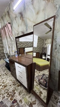 غرفة تركية • خشب ثگيل • يحتاج ترتيب