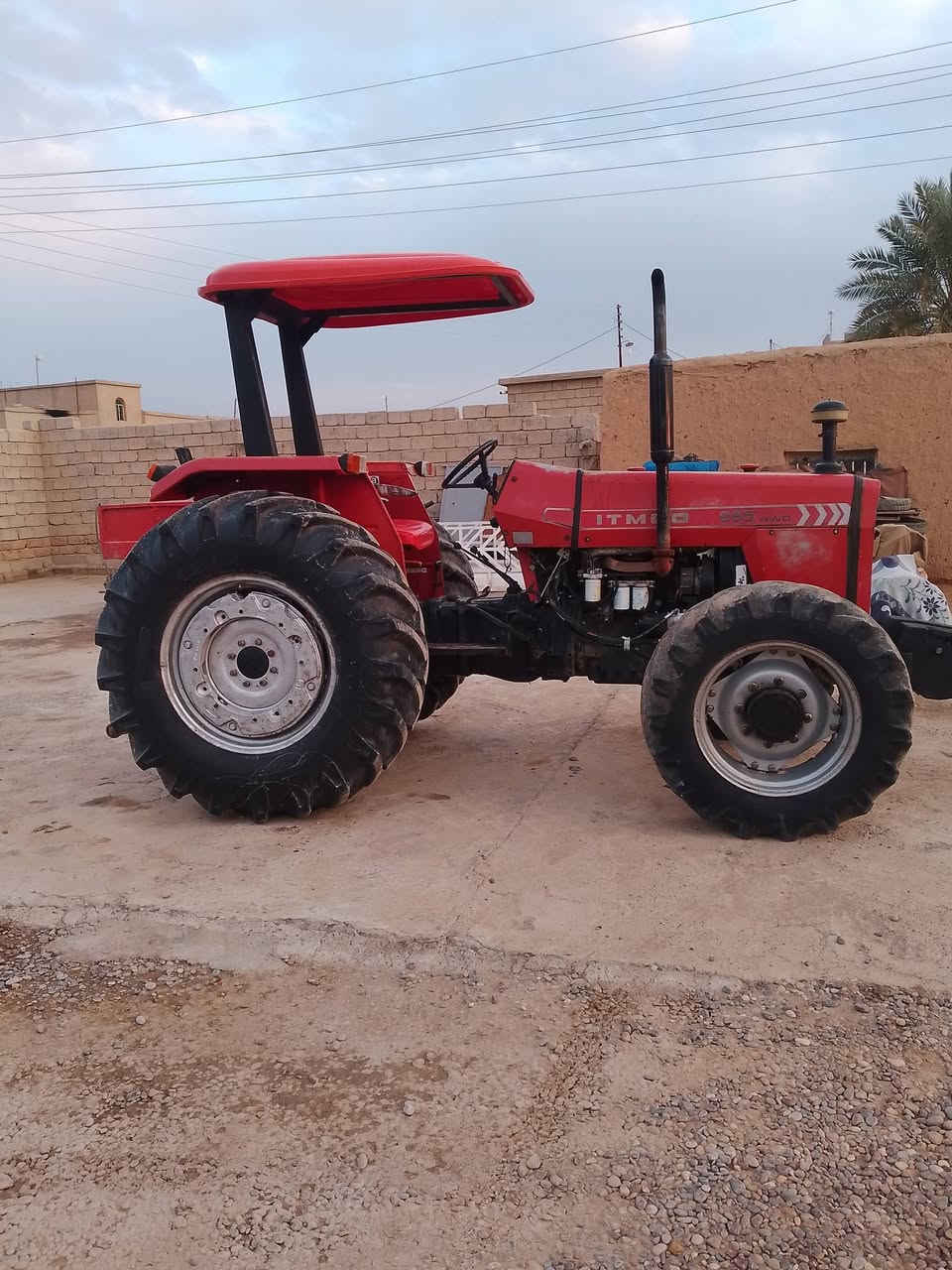 تركتر دبل أكسل أيراني 
موديل 2014  رقم وسنوية دهوك للــ 2027 
تريد تحويل تريد وكالة 
طخم تواير خلفي جديد 
السعر 105 وبيها مجال 
المكان صلاح الدين الشرقاط 
الاستفسار  ***********
