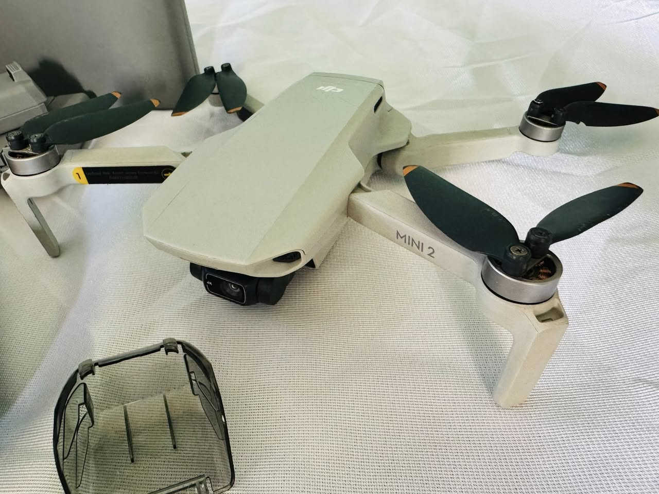 DJI Mini 2
درون احترافي للتصوير الجوي بدقة 4K وثبات عالي 😍

📦 الملحقات المتوفرة :
🎒 حقيبة حمل
🔋 3 بطاريات
🔌 قاعدة شحن للبطاريات
🔗 كابل Type-C

✅ خفيف وسهل الاستخدام
✅ مناسب للتصوير والسفر وصناعة المحتوى
✅ جودة تصوير سينمائية

💰 السعر : 600,000 الف دينار
📍 العنوان : بغداد - السعدون 
📞 للاستفسار والمزيد من التفاصيل راسلنا الآن : ***********
