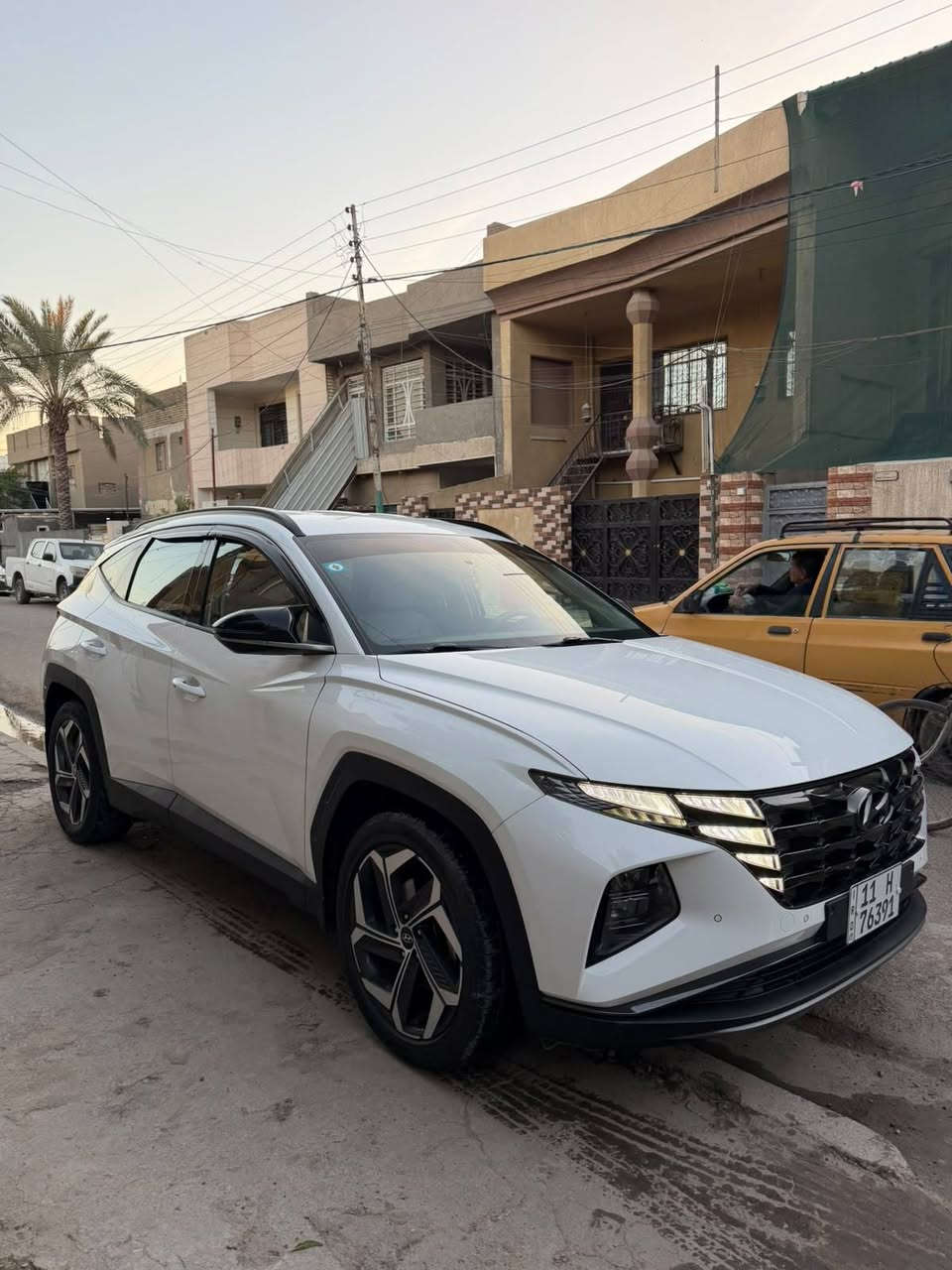 جديد عيسى كار لتجارة السيارات 🔥
هيونداي توسان 2022 | بحالة الوكالة 💎
​لكل اللي يدور على النظافة والمواصفات العالية،  الفخامة والاعتمادية الأولى بمواصفات ممتازة وجاهزة للاستخدام فوراً.
​📌 تفاصيل ومواصفات السيارة:
​الموديل: 2022 🔑
​المواصفات: خليجي أصل 🌍
​الممشى: 68,000 كم فقط (حقيقي) 🛣️
​الحالة العامة: مكفولة كفالة عامة ماعدا صبغ شيء بسيط بالكارت مكفولة من  الحوادث (سيارة جديدة بمعنى الكلمة) 🛡️
​الفئة: كاملة المواصفات (فول) ما عدا البانوراما ❌☀️
​✨ من مميزاتها:
​محرك قوي واقتصادي مع ميزة القيادة المريحة.
​تصميم عصري مع إضاءة LED نهارية مميزة.
​ويلات دبل () بشكل رياضي جذاب.
​داخلية نظيفة جداً وبحالة بلادها.
​📞 للاستفسار عن السعر، ومزيد من التفاصيل، يرجى مراسلة رسائل الصفحة مباشرة أو الاتصال بنا.
📞 ***********

​📍 العنوان: [..: بغداد - ...]
📱 رقم الهاتف: [***********]

​#عيسى_كار #سيارات_للبيع #هيونداي_توسان #توسان2022 #سيارات_خليجي #سوق_السيارات
