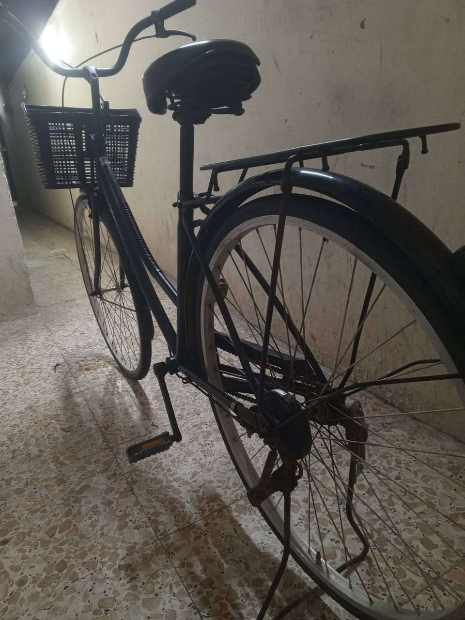 بايسكل للبيع م    🚲
البايسكل لون مميز جداً  وقطعة نادرة    ✔️
البايسكل صنع في اليابان✅
وزن خفيف جداً 💯
الحجم.  26فريم عالي   👌
البايك مختم بكل مكان كلة ختم واحد ♣️
البريكات جدد    
التايرات تايرات جدد    
البايك كلش ناعم وسريع بلمشي ونريح بلسياقة 
البايك نضيف جداً كما موضح بلصورة 
البايسكل بلحقيقة احلة من الصور.📸
السعر80 الف وبي مجال  💬
التواصل *********** واتساب 📱☎️
العنوان: بغداد
