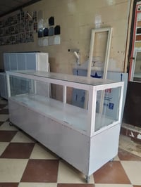 مێز بۆ فرۆشتن دەستی دوو زۆر پاک و بێ عەیبە 07702132047 07515417437