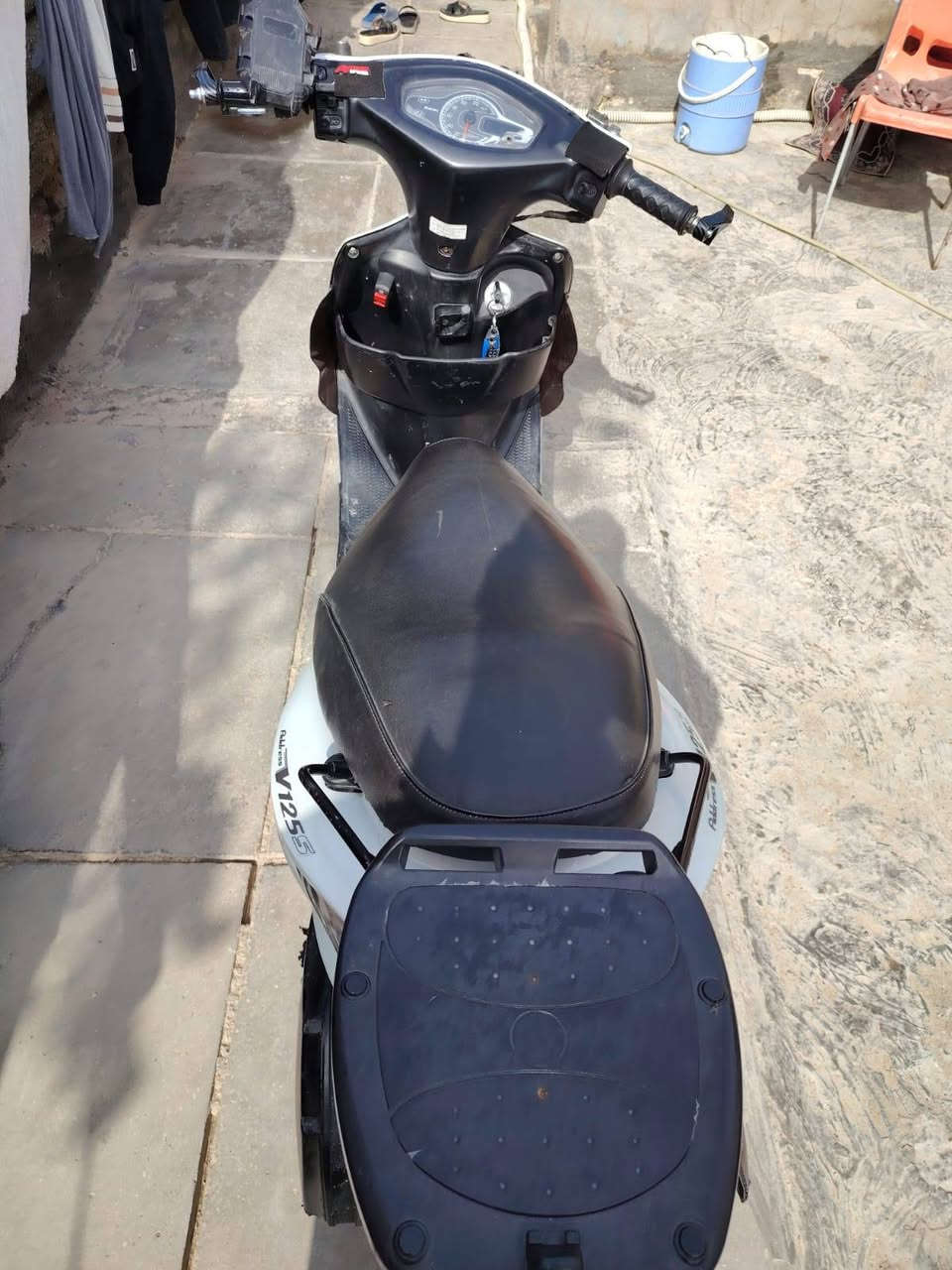 ادرس ياباني حديث جديده مجفته مره واحده رايمر ما عوزه كلشي كهربائيات السعر 700 وبيه مجال ***********
