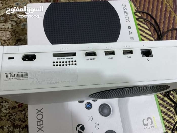 اكس بوكس سيريس اس 
٥١٢ gb جهاز جدا نظيف ملحقاته كامله 
وياه جوستك اصليه نظيفه 
وجوستك كيم سير g7 

سعر جوستك وحده ٢٨٠
جوستكين ٣٠٠
مكاني نجف ومعندي توصيل 
سعر نهائي رجائا