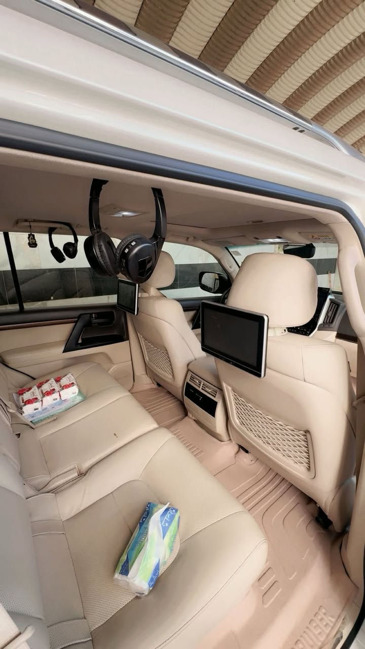 جكساره موديل 19 ماشيه 78 الف ساز رقم بغداد السياره على وضع الشركه السعر 525 وهذا رقم صاحب السياره والسياره جديده ***********
