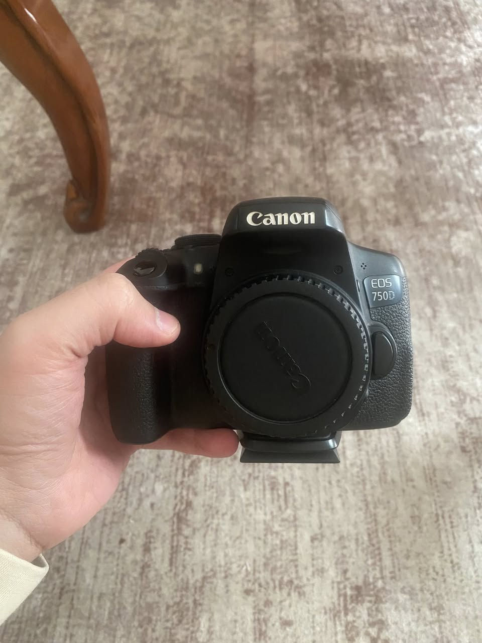 كامرة كانون 750D
كامل ملحقاتها 
سعرها قفل 530 الف
للتواصل على رقم ***********
