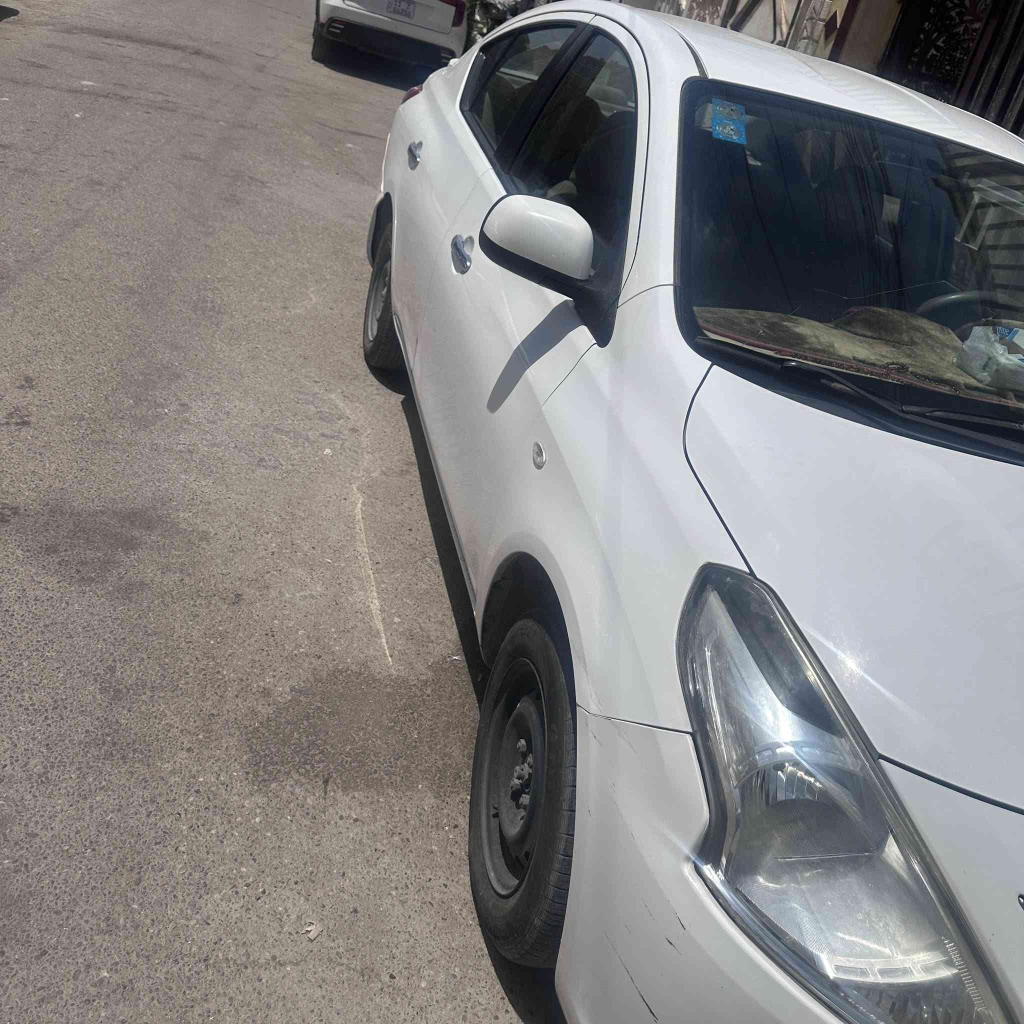 نيسان سني هندي موديل 20 رقم بغداد ماشيه 101 الف كيلو
بيه جاملغ الامام صفحة السايق مبدل
وبيه طخات بالبابتين عكس السايق من ورة ابو تكتك الله ايوفقه وبعد بيه ملاحظات 
مكينه وكير على البلاد والله 
والحداديه مابيه شي وتخم تاير كوري صار 4 اشهر من شديته 
السعر 88 وبيه مجال حك الجيه 
للاستفسار *********** 
مكاني بغداد الدورة
