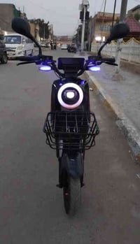 دراجه شحن نوع R9 الغنيه عن التعريف دراجه كامله ومابيه اي نقص السعر 350...