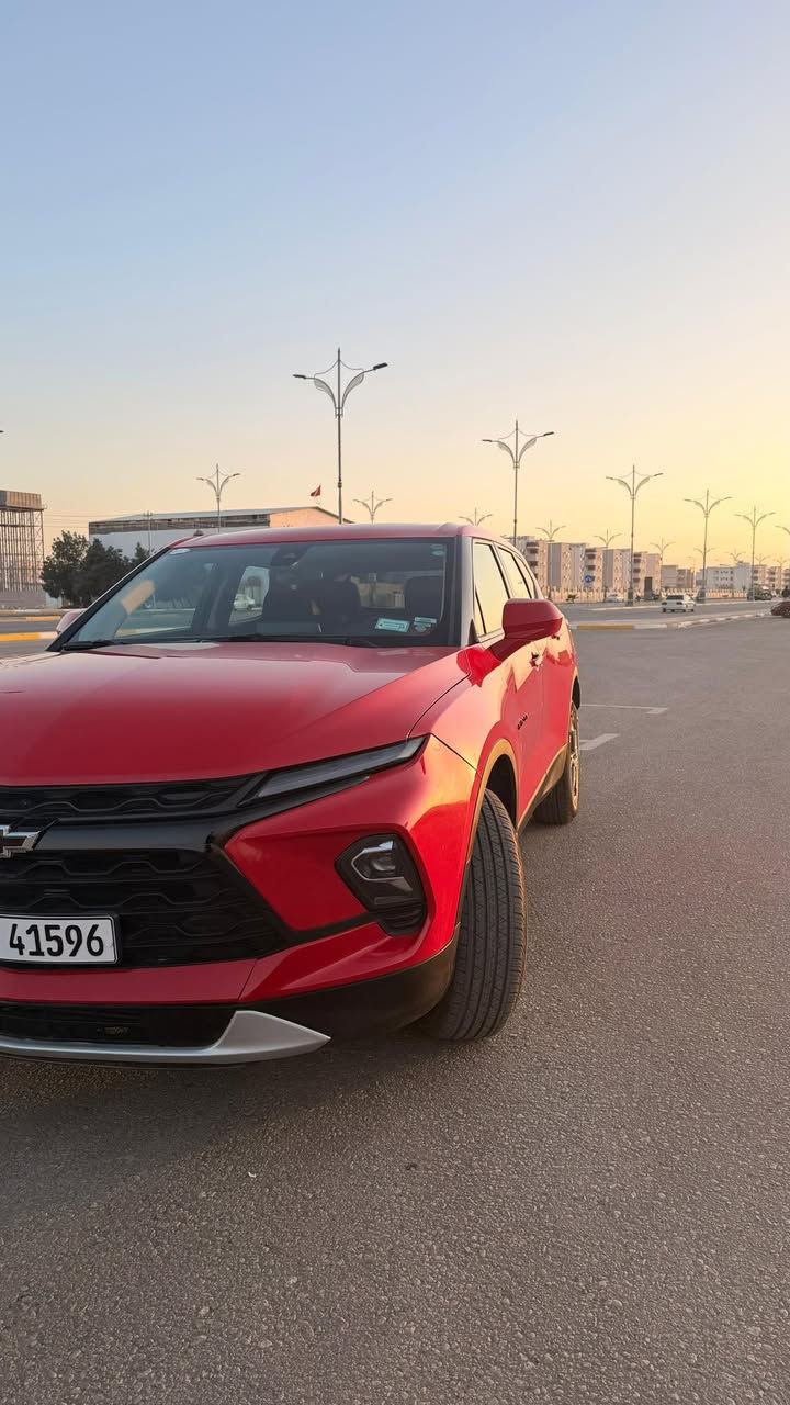 🚘 شفروليه بلايزر 2LT – فور ويل
📅 الموديل: 2023
🇺🇸 وارد: أمريكي
⚙️ المحرك: 4 سلندر تيربو
🛣 الممشى: 18000mi
📍 الرقم: سليمانيه 
📌 الموقع: بغداد
✨ المواصفات:
🔹 دفع رباعي (4WD)
🔹 رادار تحذير أمامي
🔹 كرسي السائق كهرباء
🔹 كاميرا خلفية
🔹 مثبت سرعة
🔹 نظام تحديد المسار
🔹 تحكمات ستيرن
🔹 ماوس أنظمة القيادة
🔹 شاشة وسطية
🔹 هاند بريك كهرباء
🔹 تبريد خلفي قطعتين
🔹 منافذ شحن USB و Type-C
🔹 أربع أبواب بصمة
🔹 مانع انزلاق ABS
🔹 أوتو ستوب
⚠️ الضرر:
🔻 فقط ربع الجامغ الايمن شبه كلين 
🔻 إيرباك الستيرن 
💰 السعر: 210 قابل للتفاوض
📞 للاستفسار: ***********
***********
