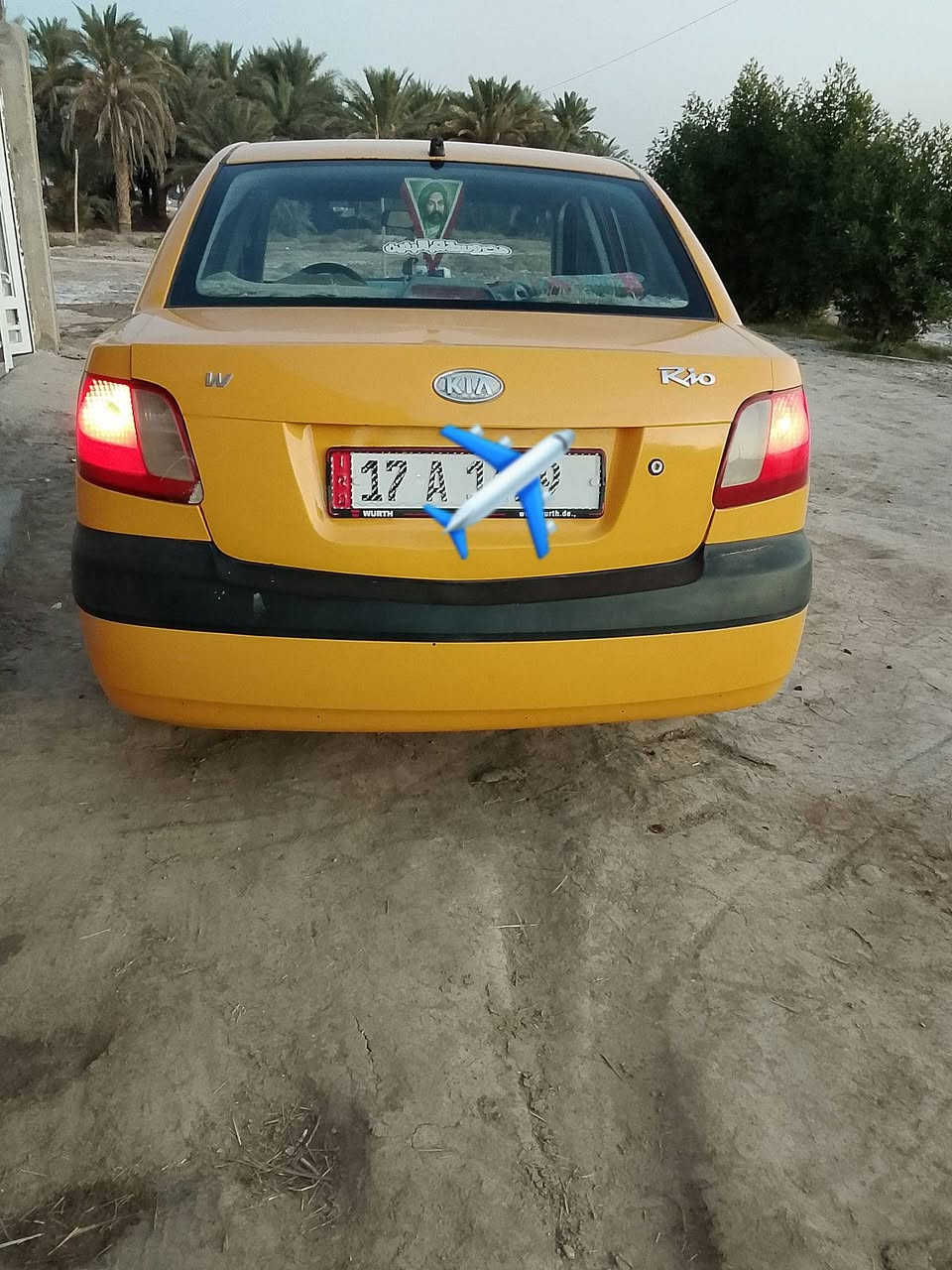 سلام عليكم
سياره كيه ريو للبيع موديل 2006وارد خليجي گير ومحرك مكفولات حداديه وتخم تاير جديد سياره جاهزة 
تاخذه ما تصرف عليه ربع 
منيدك للشارع 
مكان ناصريه قضاء الغراف 
تصال على الرقم ***********
