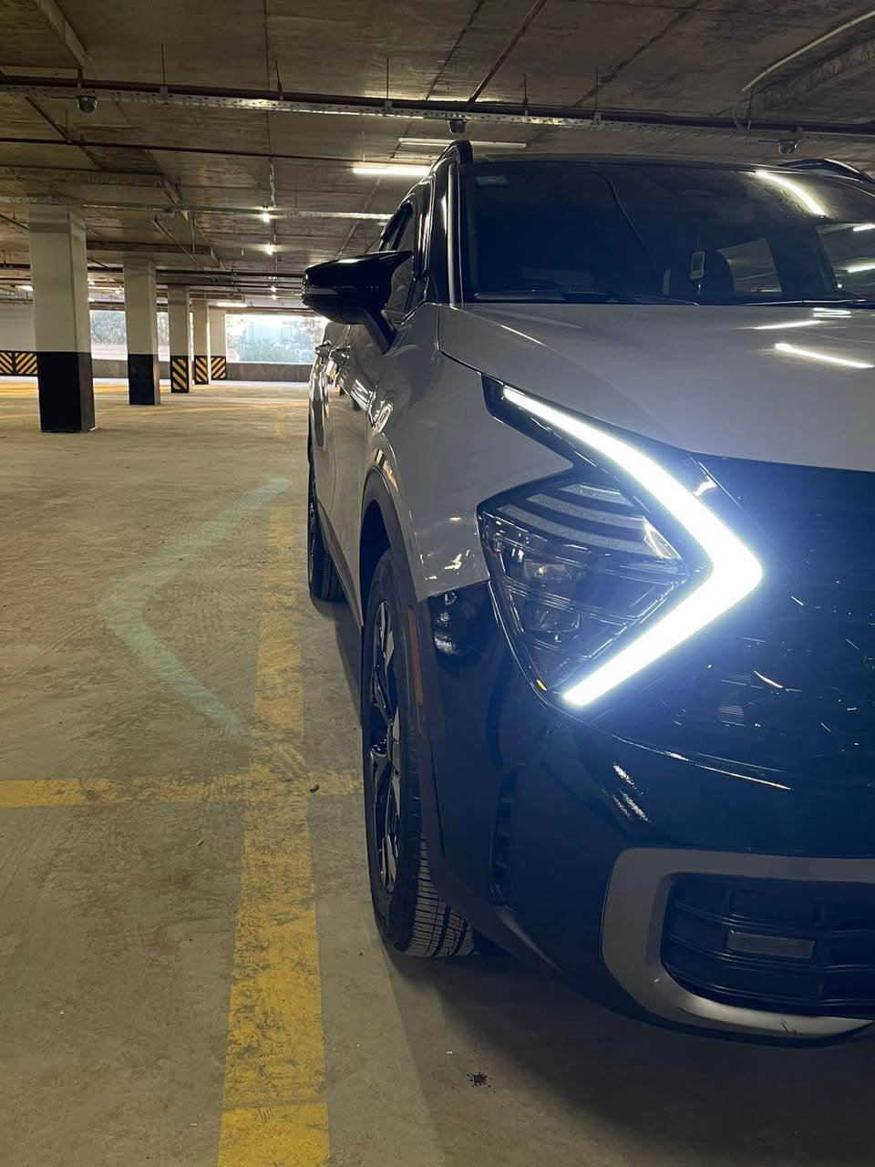 موديل 2024 فول ماشية 15 الف مايل
مواصفات
محرك 2500
بنوراما
اشاير مري
نقطة عمياء
شاشة متصلة
شاشة اعطال
كامرة دواره
4 وضعيات قيادة
لد نهاري
جنطة كهرباء
انارة ترحيب 
بيهة صبغ فقط باب 
+الجاملغ امبدل نفس الون
سعر 220 بيهة مجال بسيط
المكان بغداد زيونة
التواصل واتساب او اتصل 
*********** بغداد, العراق
