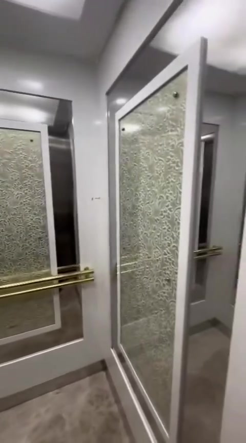 شقه للبيع و للايجار
اربيل— مجمع ژيان ستي 
 خلف مدينة العاب مجدي لاند
 ثلاث غرف وصاله 
 مساحه 150  متر — طابق  2
 سعر الإيجار  600$
 للاستفسار اتصل على الرقم التالي 
‏‪***********‬‏

