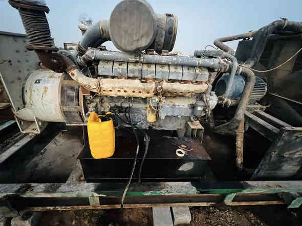 السلام عليكم 
مولده كاتم  للبيع 16سلندر دبل شوته مروحه كبيره تانكي كاز ١٥٠لتر راس توليد نضيف
كفره موجود محركه كمنز 
أي استفسار 
***********
***********
