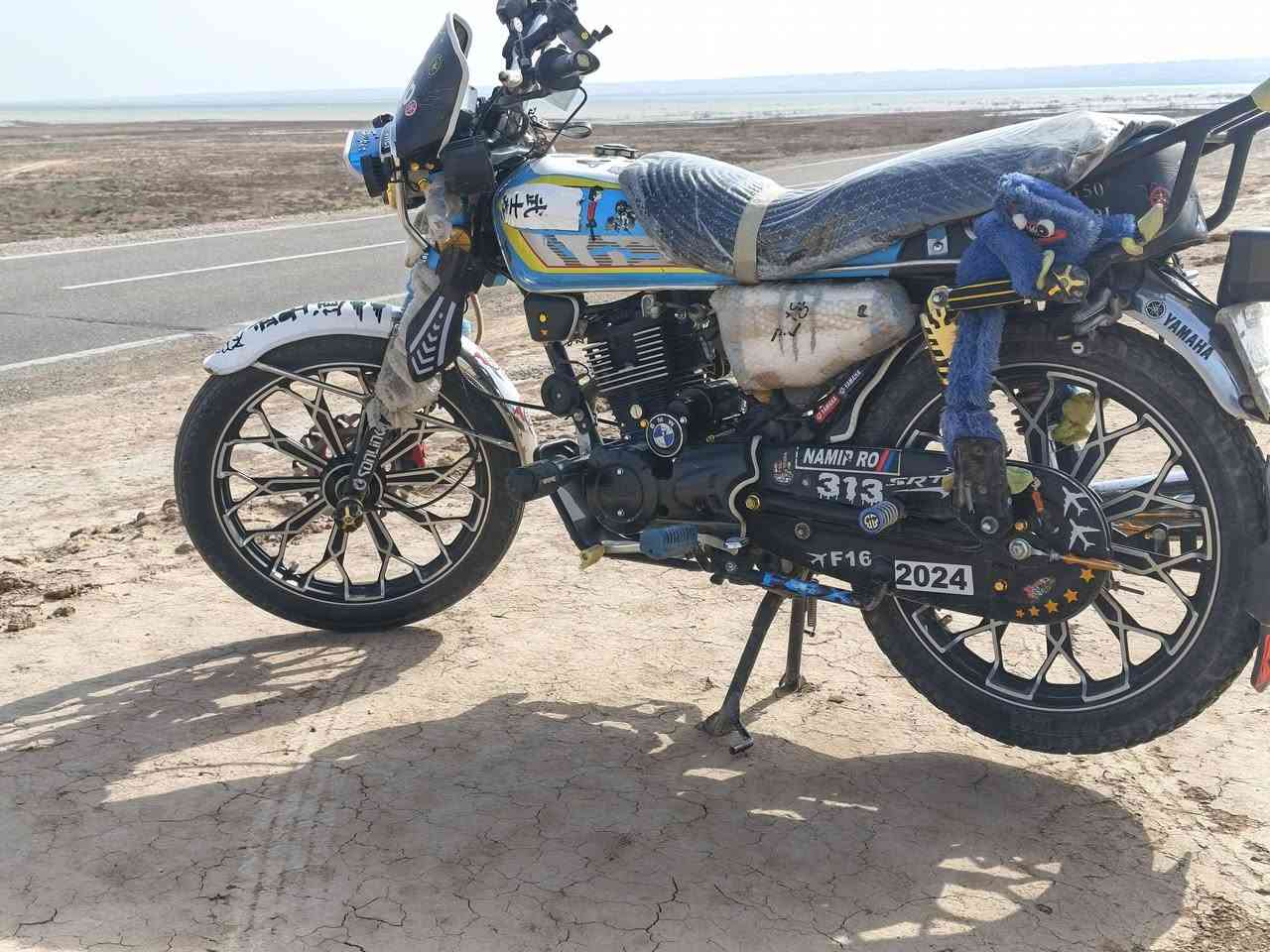 سلام عليكم دراجه البيع سونك دراجه حلوه نضيفا محرك مكفول دراجه اكفلكياها كفاله مكاني ديالى سد حمرين رجان المو شراي لا يتعبني ***********
