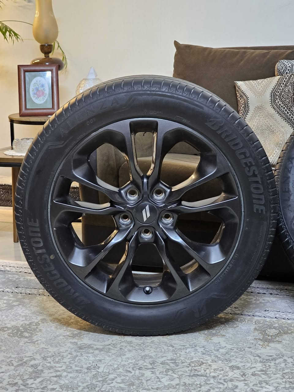 من رخصت الادمن ويل دورنكو حجم 265/50/20 مع تايرات برجستون نضيف
السعر 800$ 
العنوان ديالى خانقين و اكو توصيل


**إذا كنت صاحب هذا الإعلان وتريد حذفه لأي سبب، رجاءا أرسل رسالة إلى الدعم الفني**