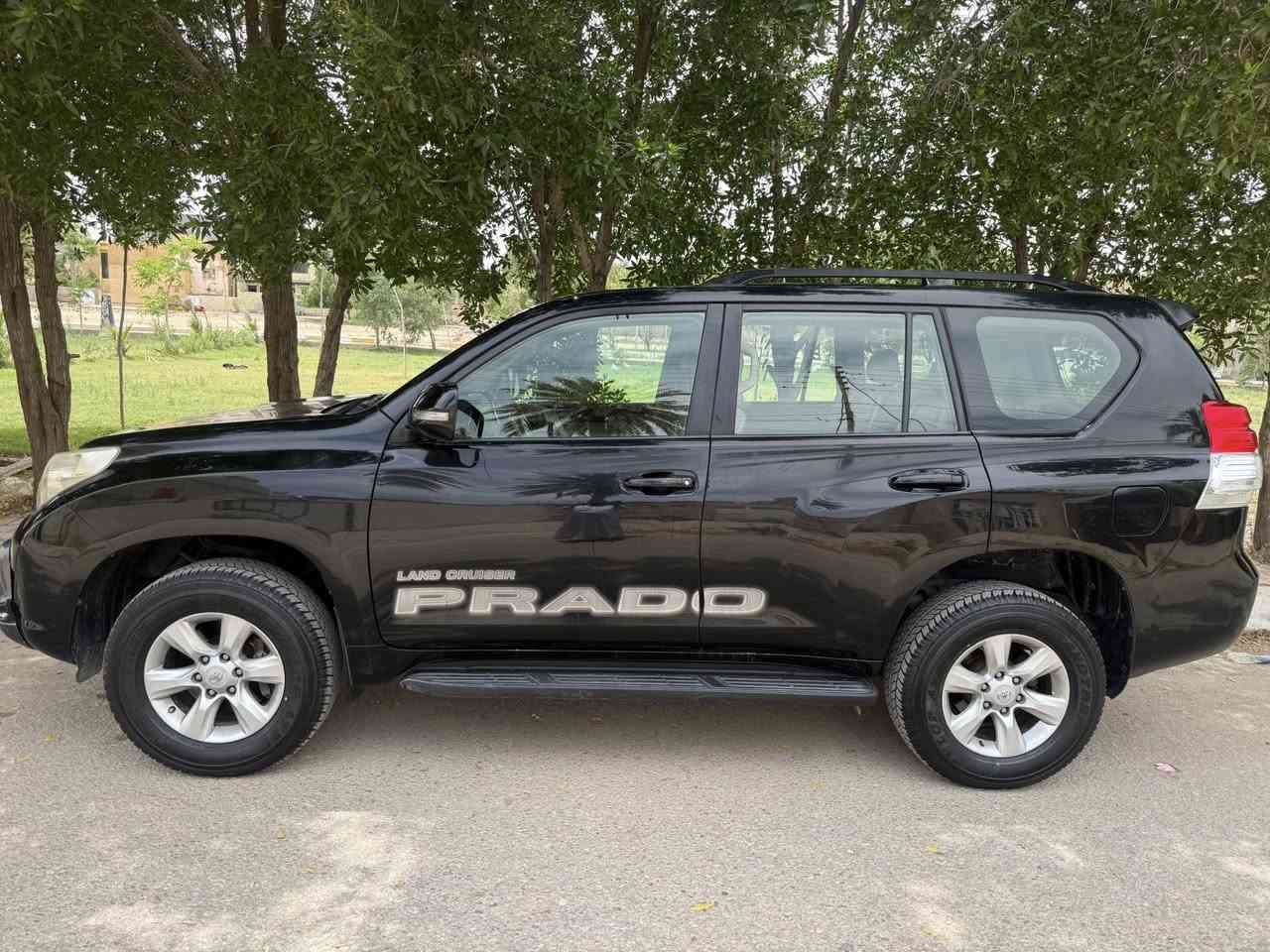 برادو 2010 للبيع بأسمي سيارة مكفولة من الحادث والصبغ كما مبين بالسونار سعر 190$ ، مكان السيارة كربلاء حي المعلمين ***********
