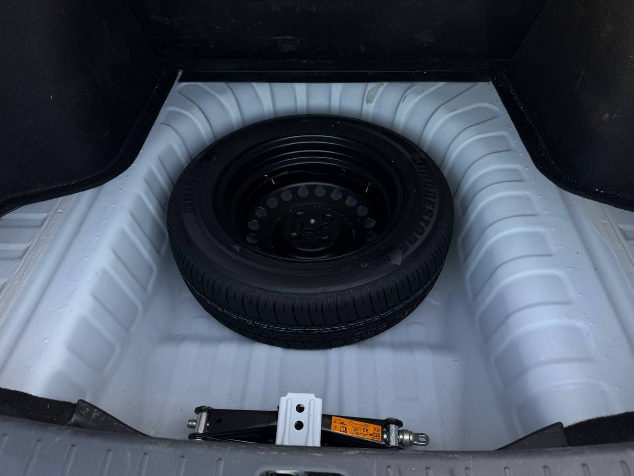 نيسان سني موديل 2025 رقم اربيل سياره بعده بحاله الزيرو .. ***********
