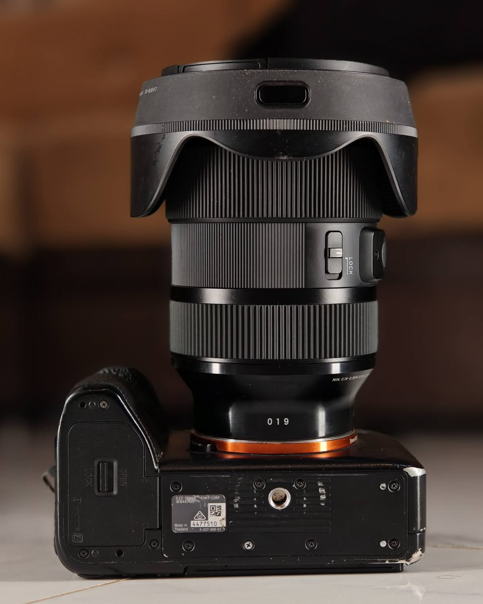 A7r4 سوني  للبيع بدي فقط
من اقوى الكاميرات بهيج فئة
هاي الصور مال الكاميرا أقوى ميكابكسل بالكاميرات ٦١ ميكابكسل معروف مواصفاتها
شتر ٧٥ 
سعرها مليون و٩٠٠
*********** تواصل واتساب
