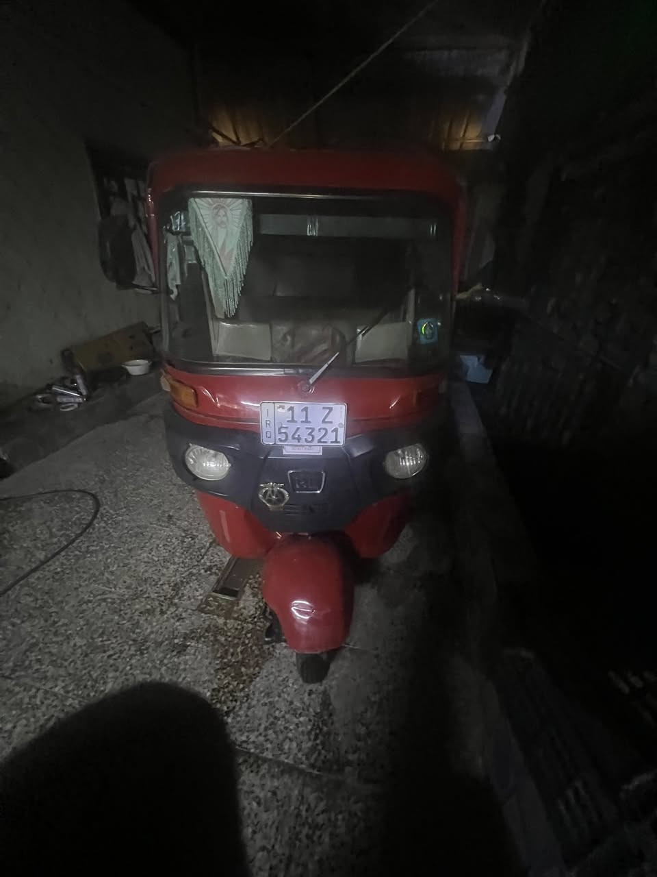 سلام عليكم مره رخصت لادمن تكتك للبيع موديل 17 تكتك نضيفه وخير من الله رقم وسنويه تحويل ثاني يوم تكتك كلشي ماناقصها كبل للشغل رقمي *********** سعرها 4ونص وبيها مجال قليل حك الجيه
