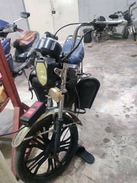 ماطور شحن الاخوين 5بطاريات  كله شغال  مابي نقص السعر 175مجال بسيط ماطو...