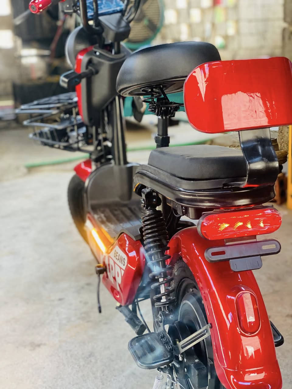 السلام عليكم دراجه شحن جديده مستخدمه شهر. عنوان بغداد الحسينية سعر 300 بيها مجال***********
