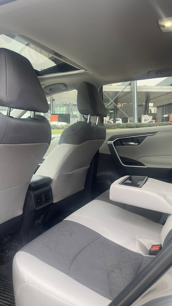 Toyota rav4 XLE awd 
2023
بدون صبخ 
بدون تبديل 
سعر ٢٢٢ ورقه 
مكان سليمانى


**إذا كنت صاحب هذا الإعلان وتريد حذفه لأي سبب، رجاءا أرسل رسالة إلى الدعم الفني**