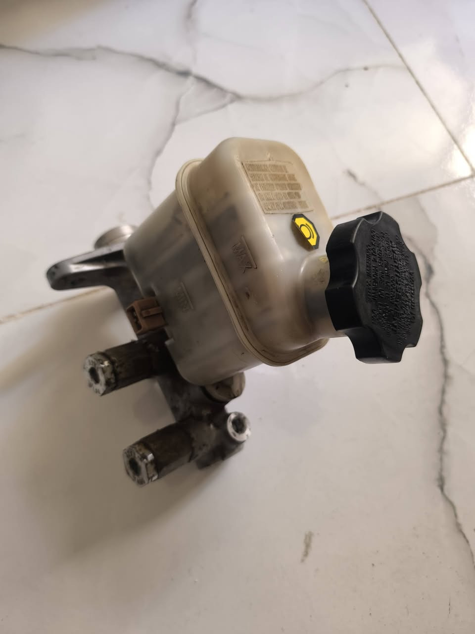 غراض اوبتيما 2010 للبيع
تخم تاير مستخدم حجم 16  (السعر 50)
مسجل (السعر 35)
وجه المسجل اصلي (السعر 30)
سماعات مستخدمه  (السعر 15)
دبة ماء راديتر (السعر 5 الاف) 
عمبار بريك (السعر 15)
جهاز بصمة (السعر 5 الاف) 
العنوان الناصرية قضاء الشطرة 
لا يوجد توصيل 
***********
