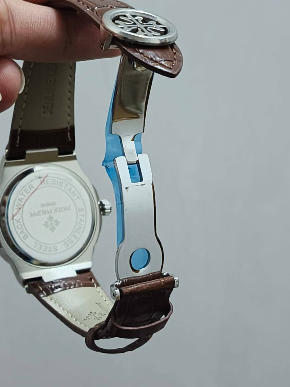 ساعة باتك فيليب السعر 18 الف مع التوصيل
القفل فراشة 
 لامينوس ( مضيئة بالظلام )
حركة الميل استوب ووج 
مختمة


**إذا كنت صاحب هذا الإعلان وتريد حذفه لأي سبب، رجاءا أرسل رسالة إلى الدعم الفني**