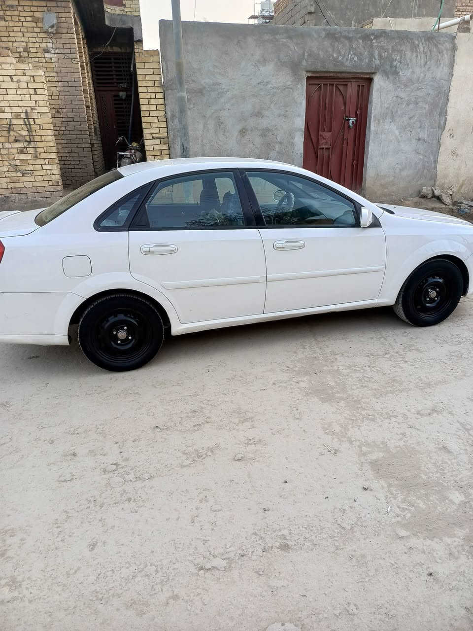 اوبتره موديل 2011 رقم ذي قار مكفوله من صبغ وتبديل مكينه اوكير مكفولات حداديه جديده تبريد ثلج سعره 78  مكان السياره ذي قار الشطره للستفسار اتصل على رقم  ***********
