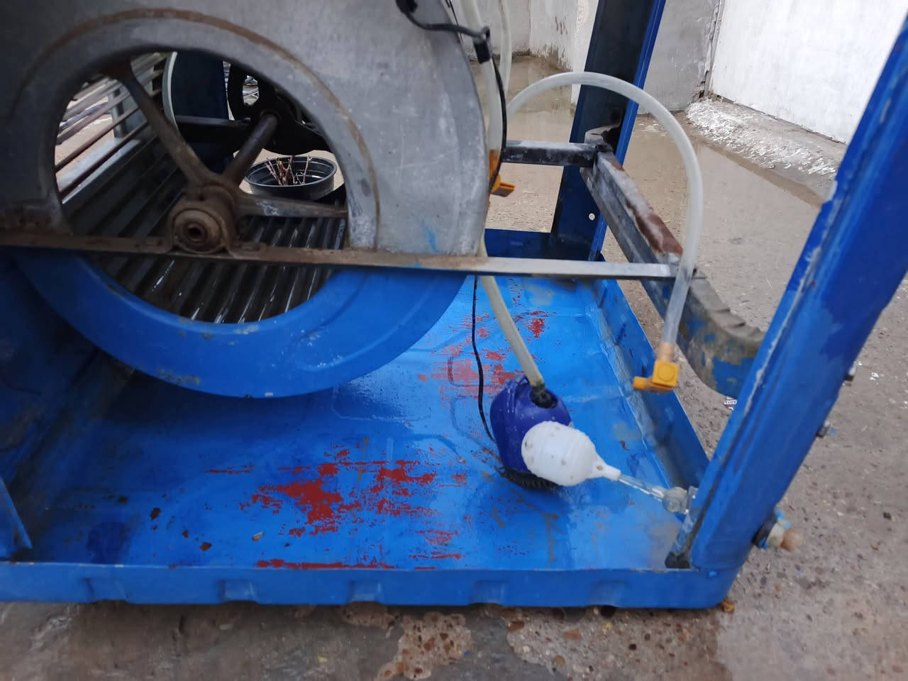 للبيع مبرده نضيفه ماطور نحاس بيبان بلاستيك اني العام صبغت القاعده استعمال قليل السعر 100 وبيها مجال


**إذا كنت صاحب هذا الإعلان وتريد حذفه لأي سبب، رجاءا أرسل رسالة إلى الدعم الفني**