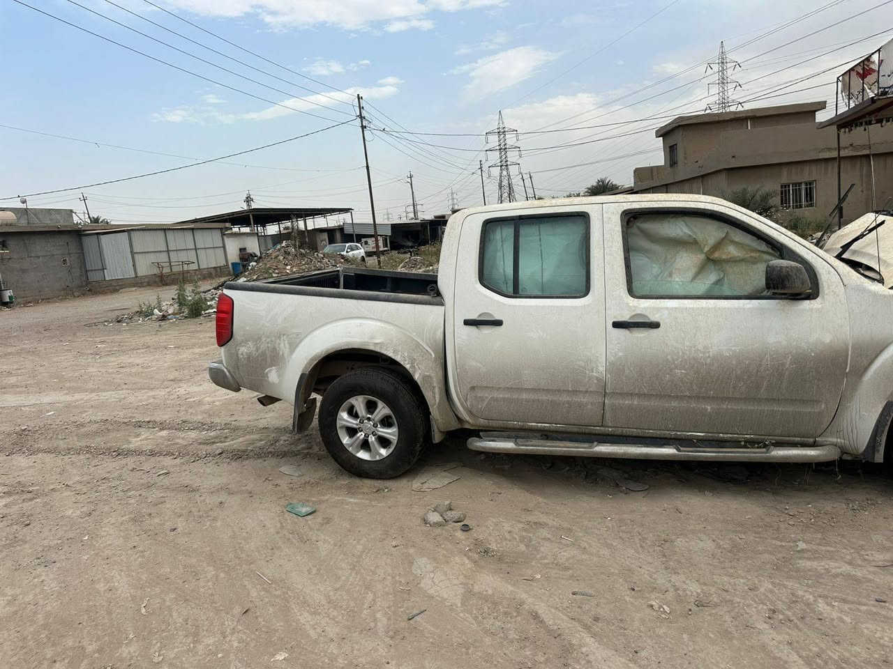 سلام عليكم نيسان فوتير
6سلندر فول سابقاً مكفولة 
رقم بغداد للبيع على حادثهة 
شاصي سليم ممضرر ***********
