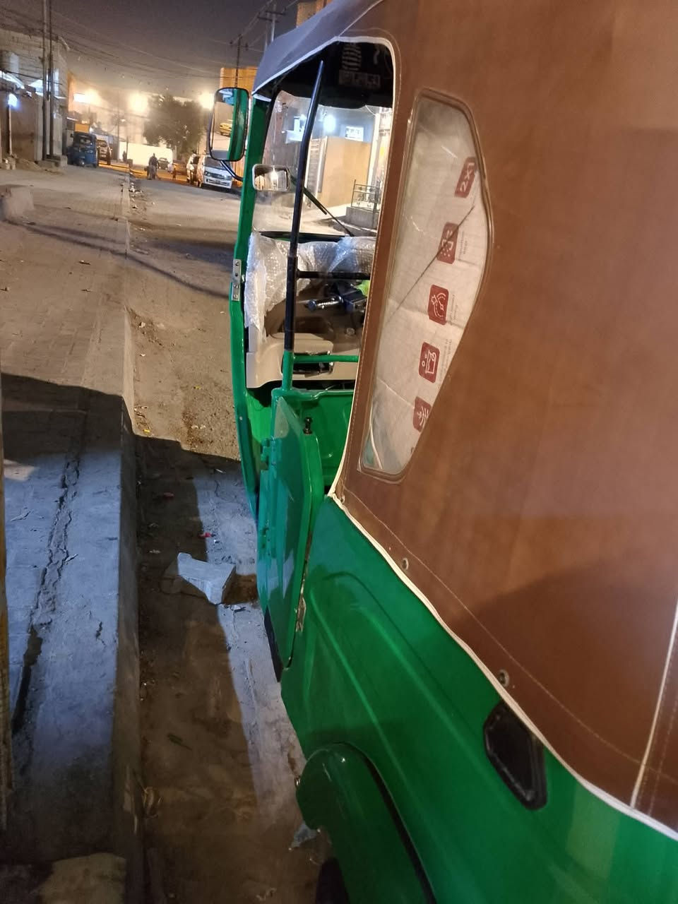 سلام عليكم تكتك باجات للبيع موديل 2021 بشهر 11 وبيه صفحه مبدله تايراته جدد لمكينه بس مره وحده مجفته فقط وسعره ٤ ملايين ونصوبيه مجال شي قليل مكاني ميسان الحسين  ‏‪***********‬‏
