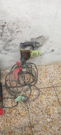 مكيف طنين جديد مستعمل شهر او اقل بس محتاج واريد ابيعة سعره 300قفل‏‪077...