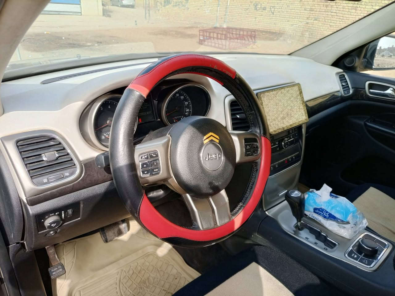 جيب لاريدو للبيع موديل 2011 مصبوغه حزام اثر جراد مكينه هيمي تحويل ثاني يوم ***********
